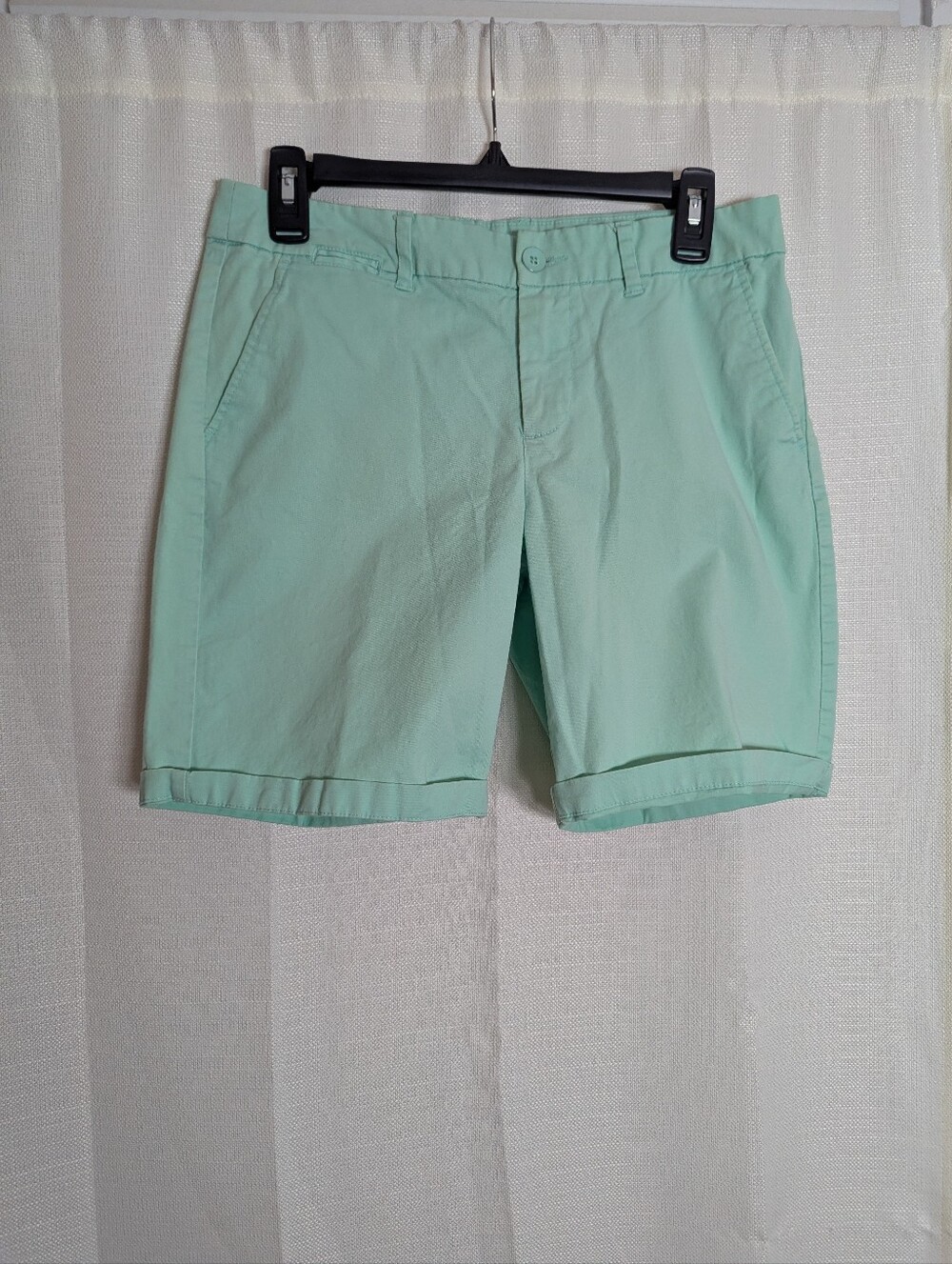 GAP Women's Mint Green Flat Front Chino Shorts